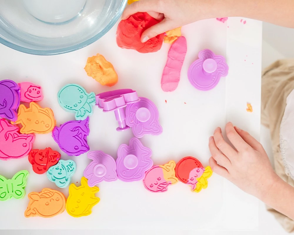 Masë modelimi Epee Misiolina, 2x50g, 2 forma, Jeshile/Kaltër