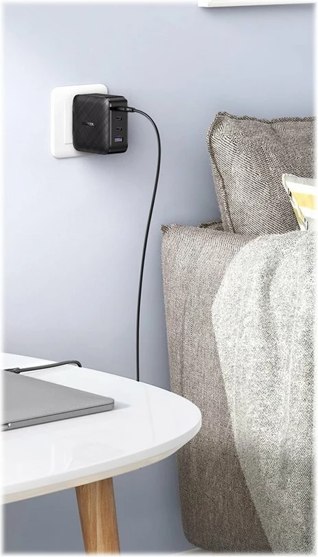 Karikues muri Ugreen CD224, 65W, 3x USB-C, 1x USB-A, GaN, i zi
