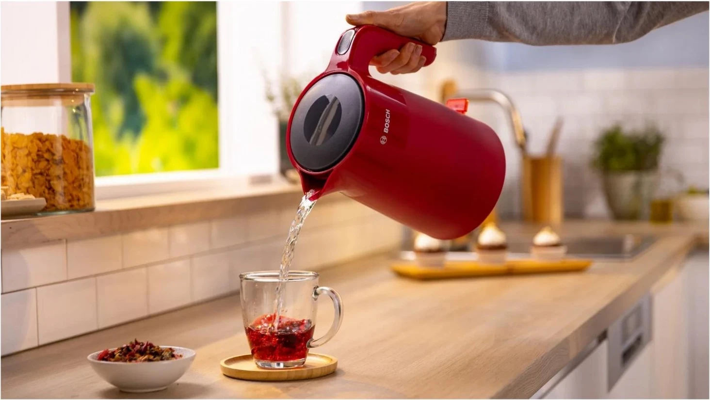 Çajnik Bosch TWK2M16, 1.7 litra, 2400W, i kuq