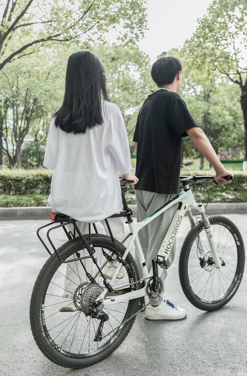 Raft biçiklete Rockbros 33210004001 me rafte dhe dritë LED, e zezë