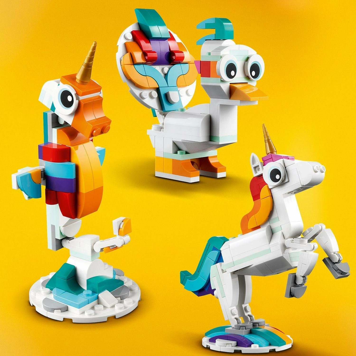 Set LEGO Creator 3-në-1 Magical Unicorn 31140, 145 pjesë, 7+