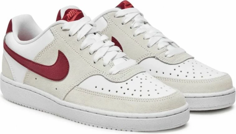 Atlete Nike për femra, të bardha