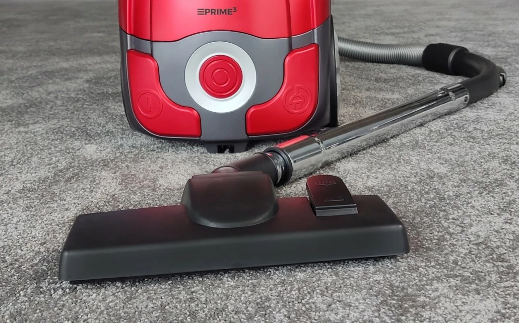 Fshesë me korent PRIME3 SVC51 me qese, 3L, HEPA filter, e zezë/kuqe