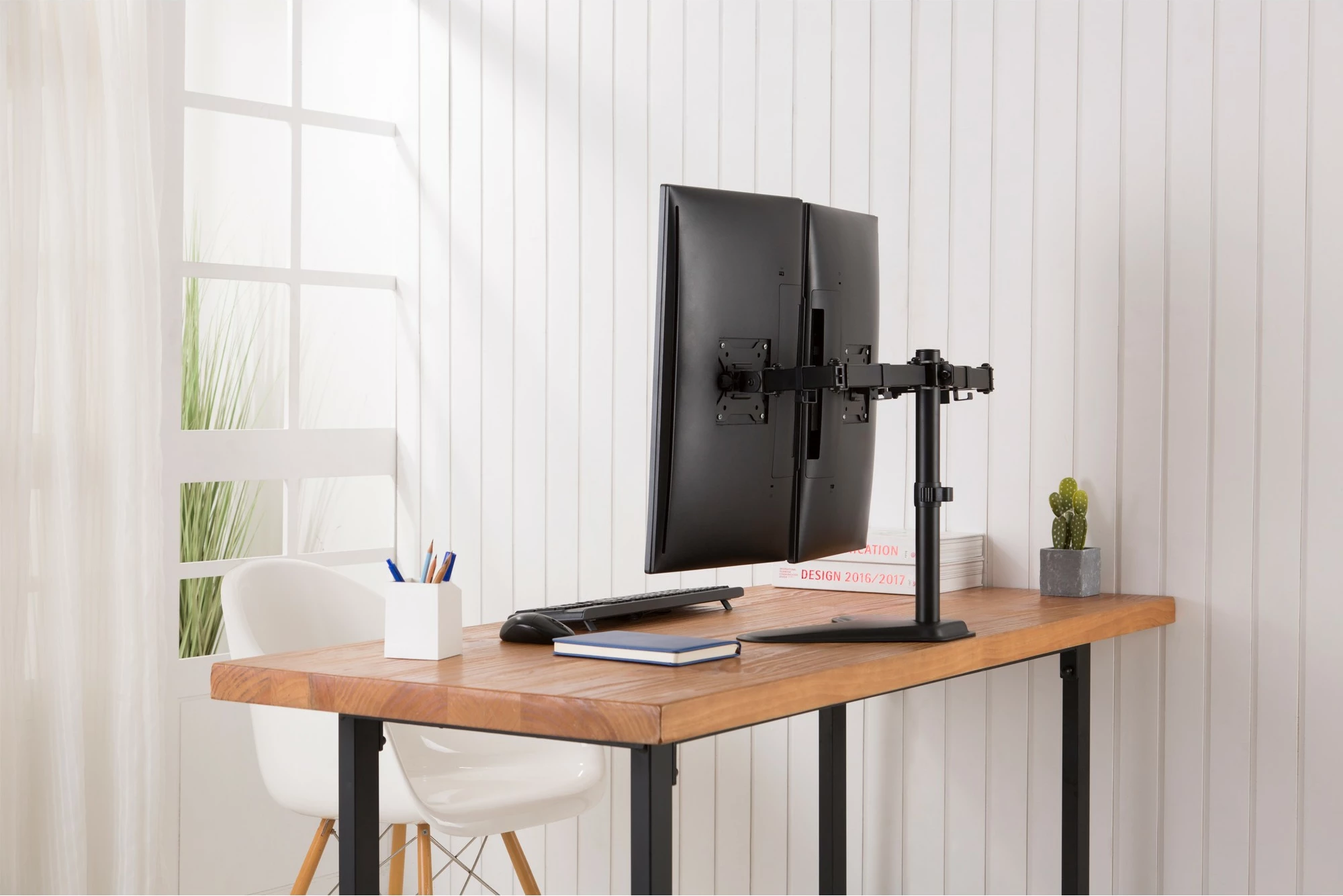 Mbajtës dy monitorësh Digitus universal, 15-32 inç, 8 kg, VESA 75x75/100x100, i zi