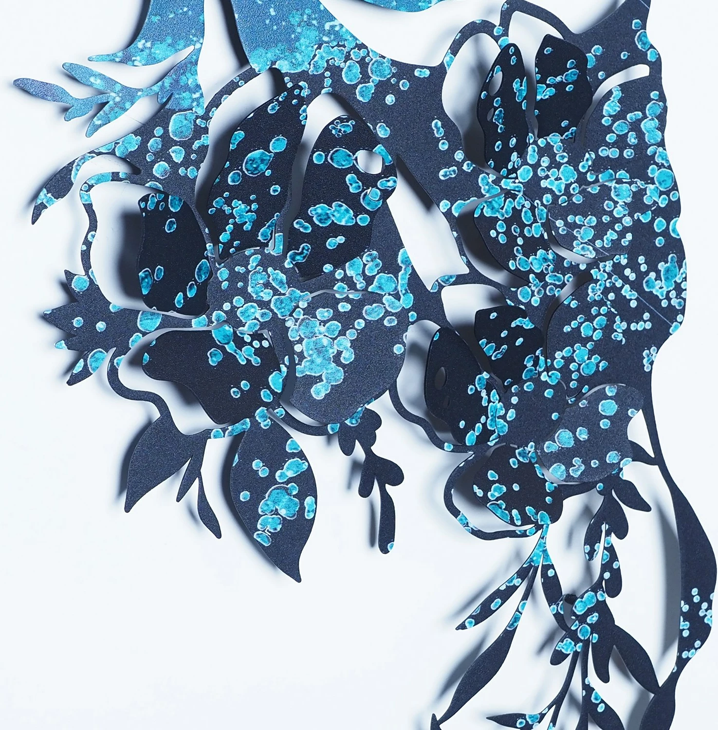 Aksesor dekorativ metalik për mur, Wallity Carpa Koi- APT748 L, ngjyrë kaltër