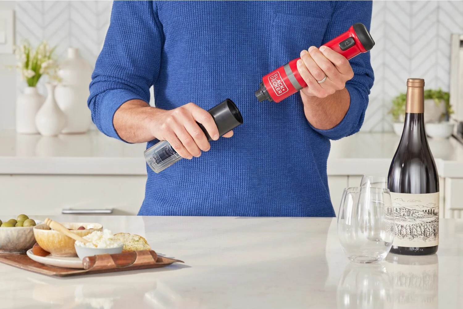 Shtojcë hapëse shisheje Black&Decker BCKM101WNFF, kompatibile me Kitchen Wand BCKM1011KGF