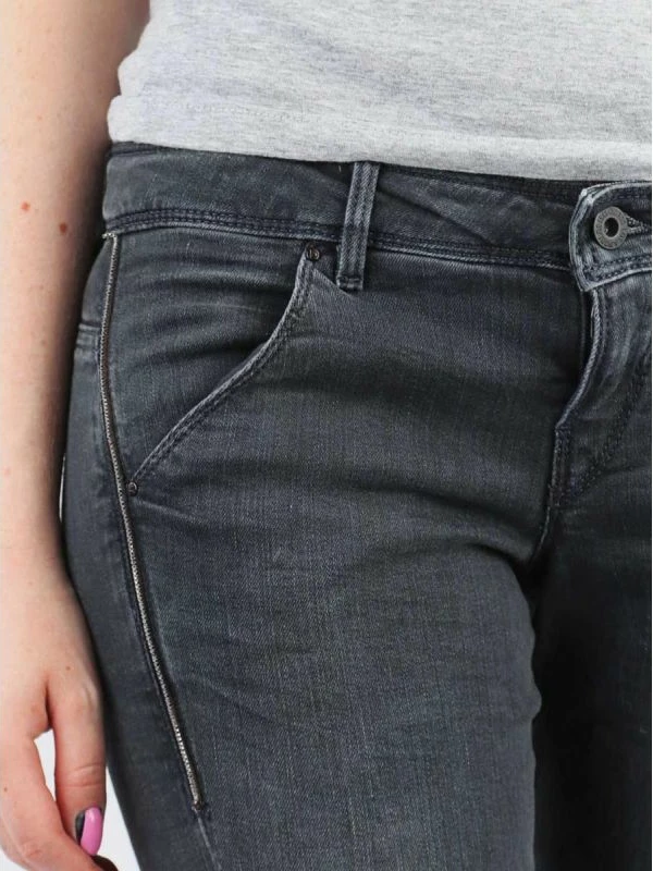 Jeans Guess për femra [Madhësia: W25 L30]