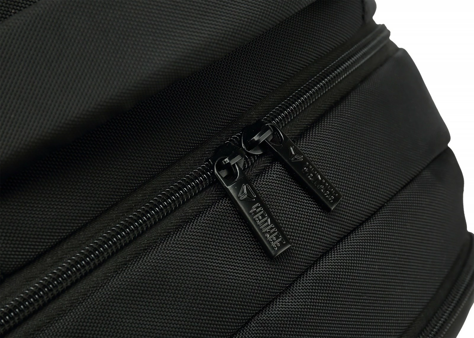 Çantë shpine për laptop YENKEE YBB 1502 FLASHPACKER, 15.6", e zezë