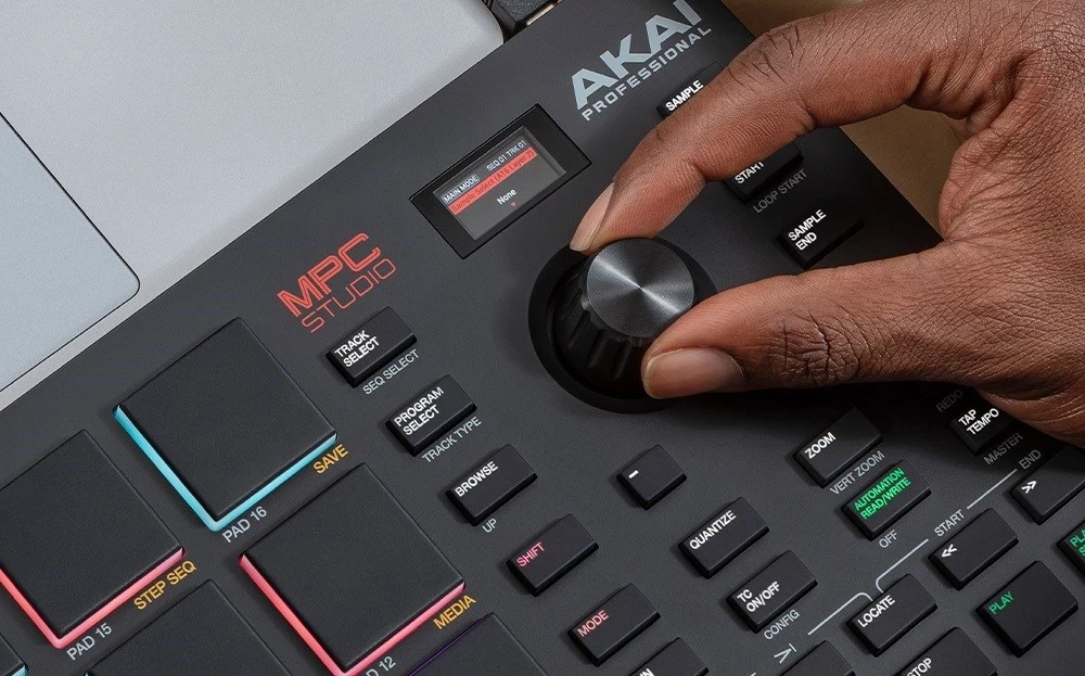 Stacioni i prodhimit muzikor AKAI MPC Studio II, MIDI USB, e zezë
