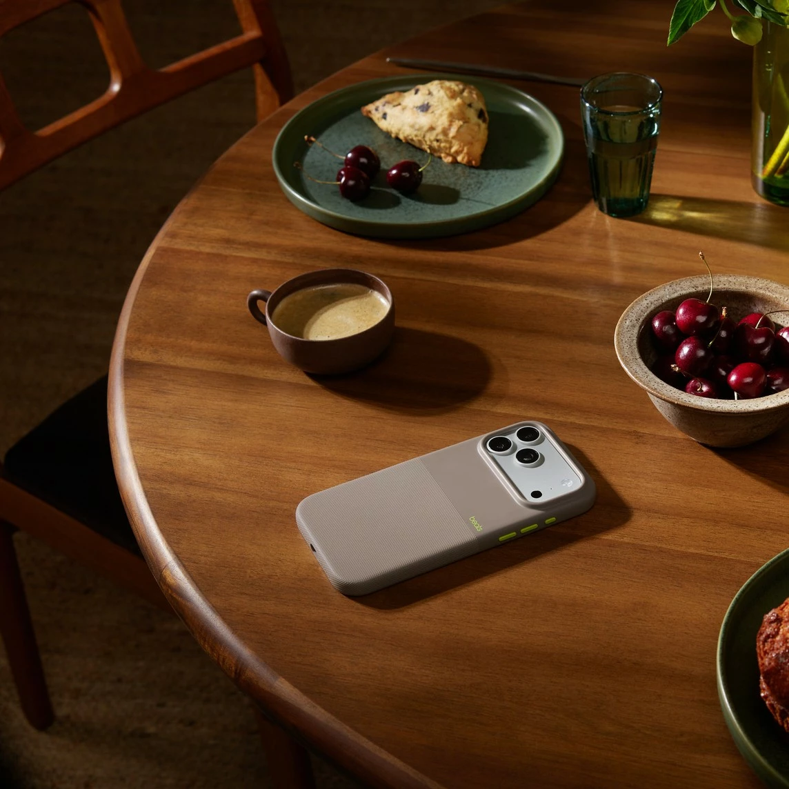 Mbështjellës Beats Rugged për iPhone 17 Pro Max me MagSafe, alpengrau