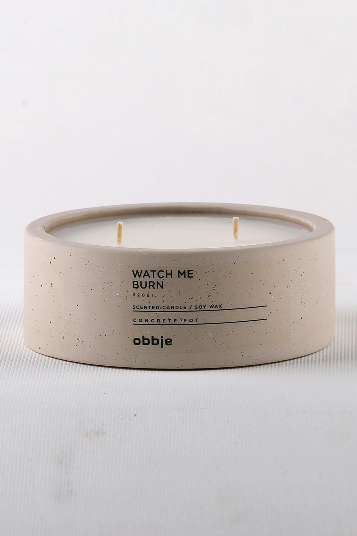 Qiri dekorativ, enë betoni, aromë amber, Watch Me Burn Flat