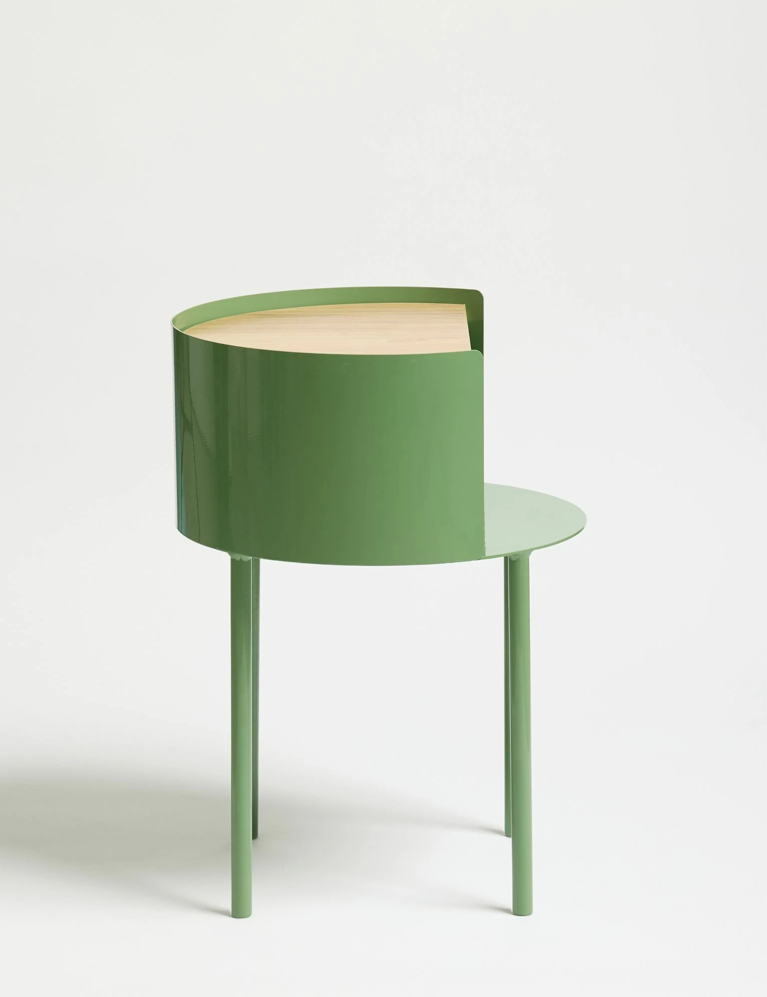 Tavolinë anësore Skye Decor, ngjyrë matcha, Espen