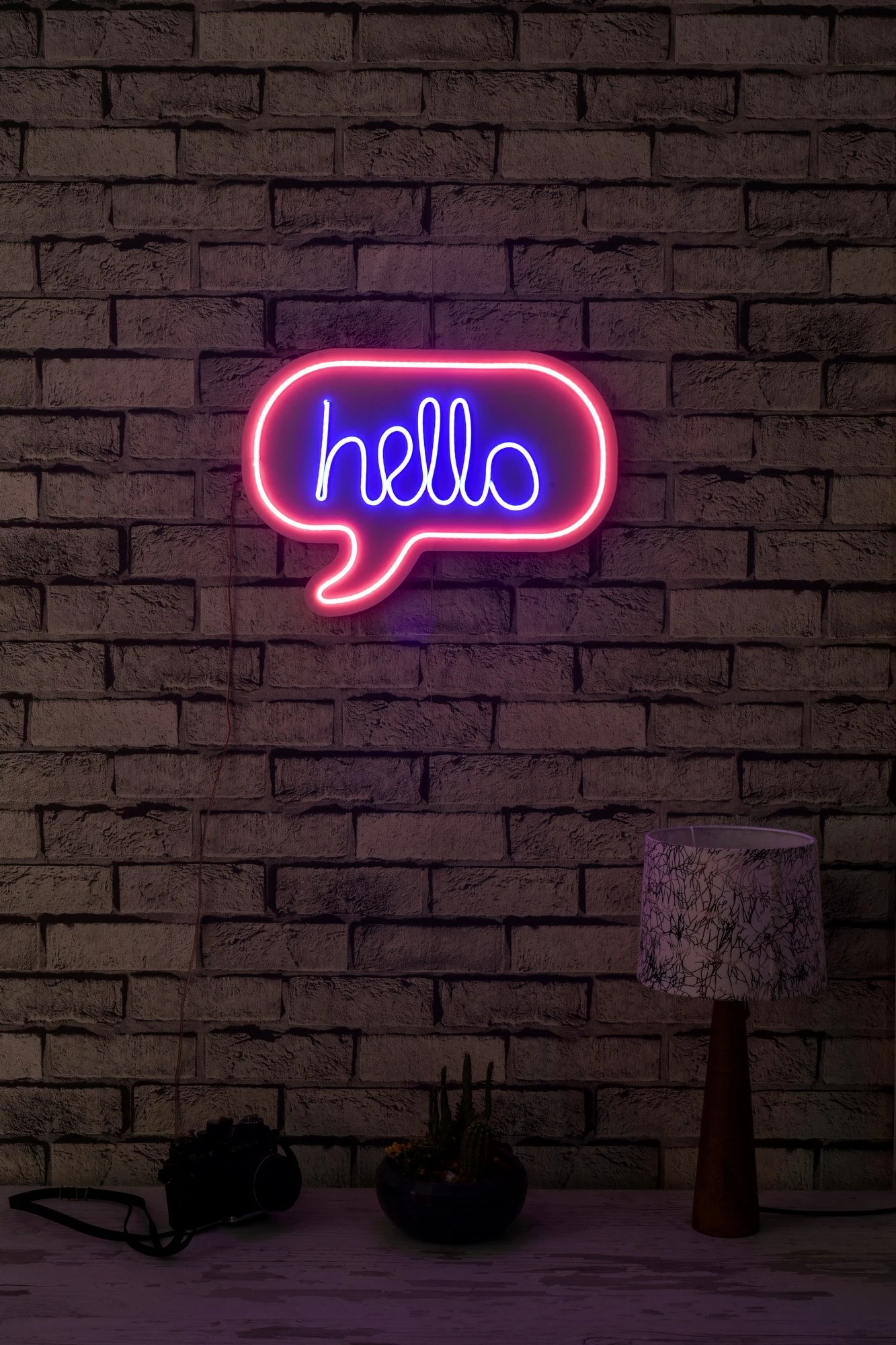 Dritë dekorative LED në mur, plastikë, 'hello', rozë dhe kaltër