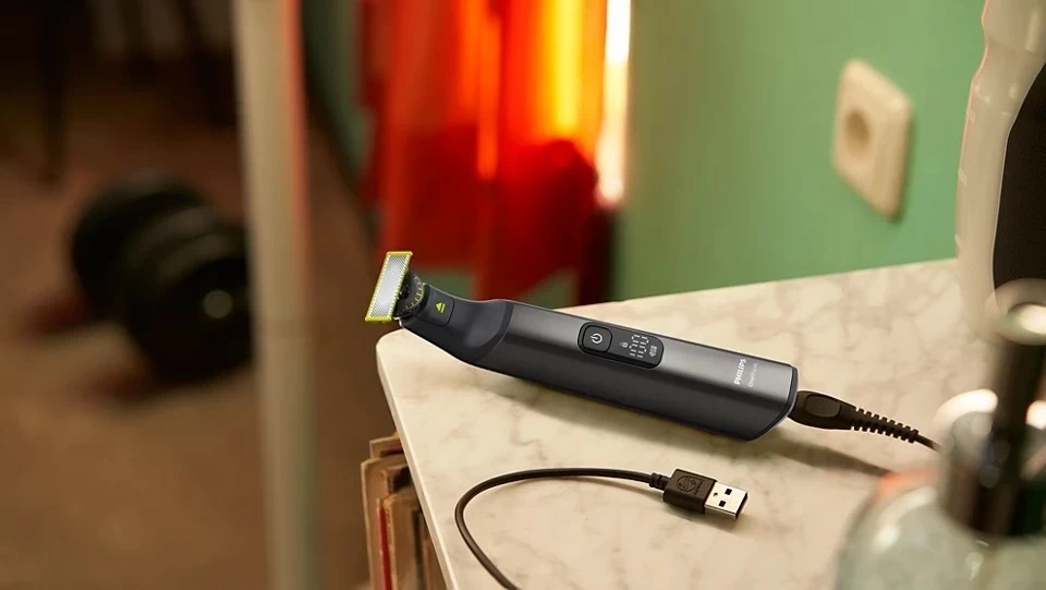 Trimer Philips OneBlade Pro 360 QP6652/61, e zezë/hiri