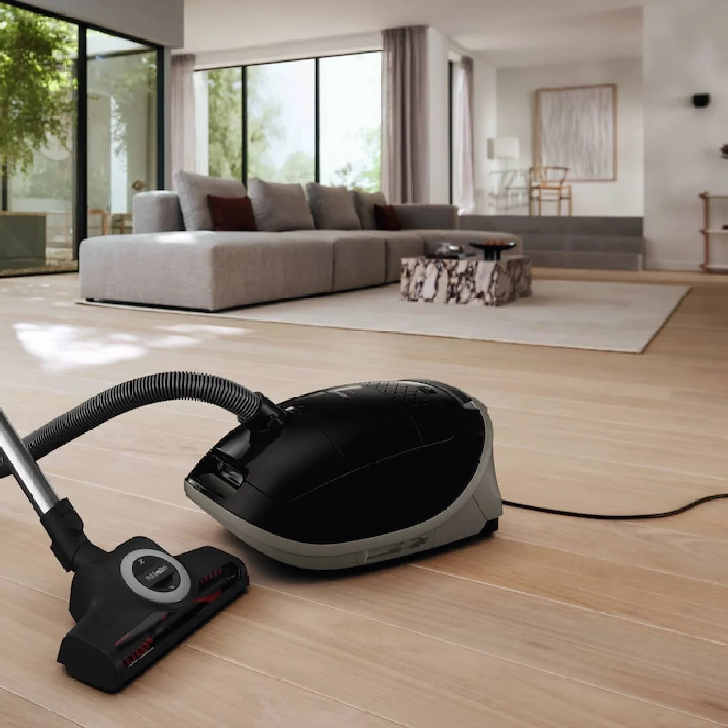 Fshesë me qese Miele Guard M1 Cat&Dog 890W 4.5L, e zezë