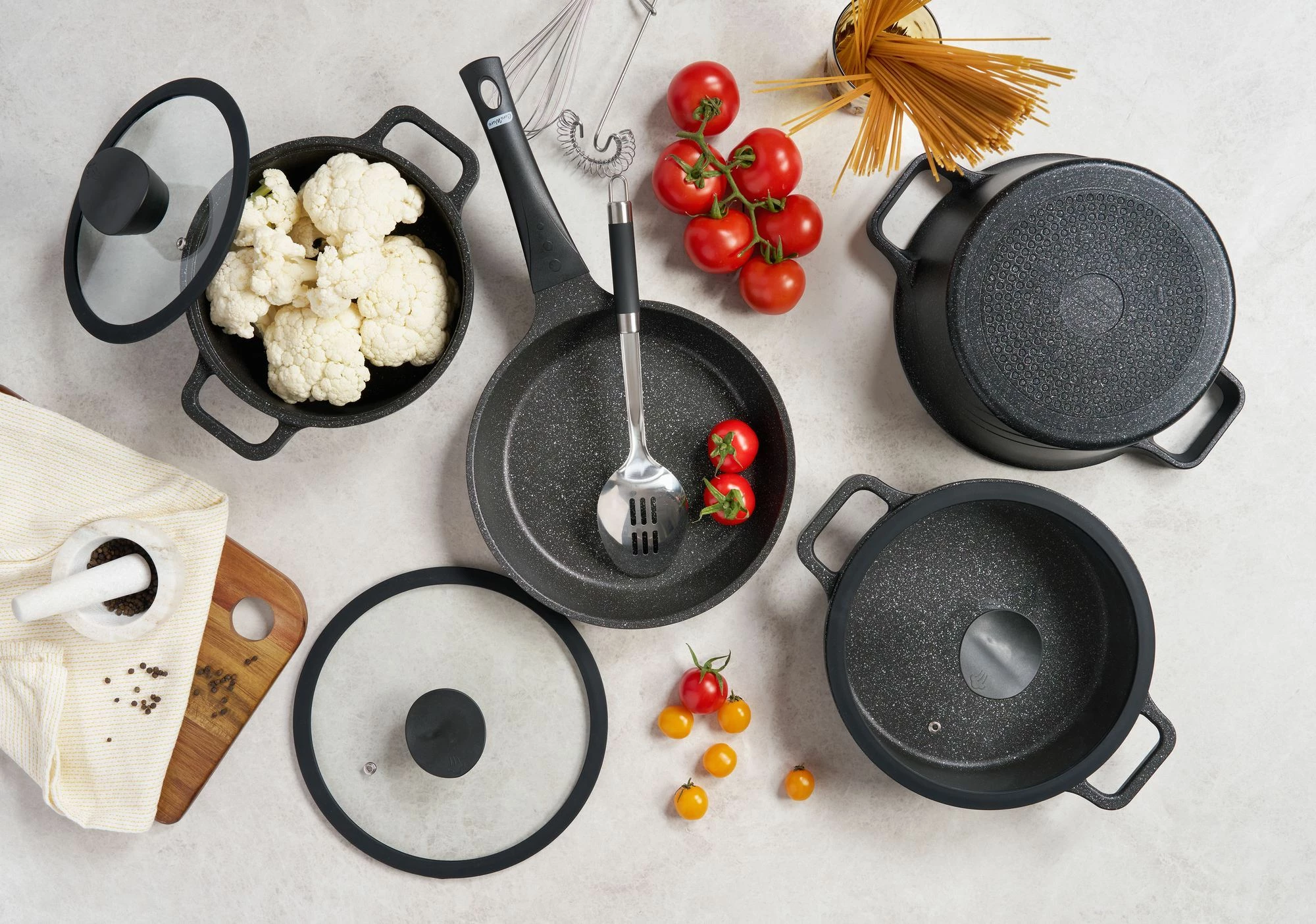 Set tenësh me tenxhere e tigan, ngjyrë e zezë, Hermia Concept, Vetta