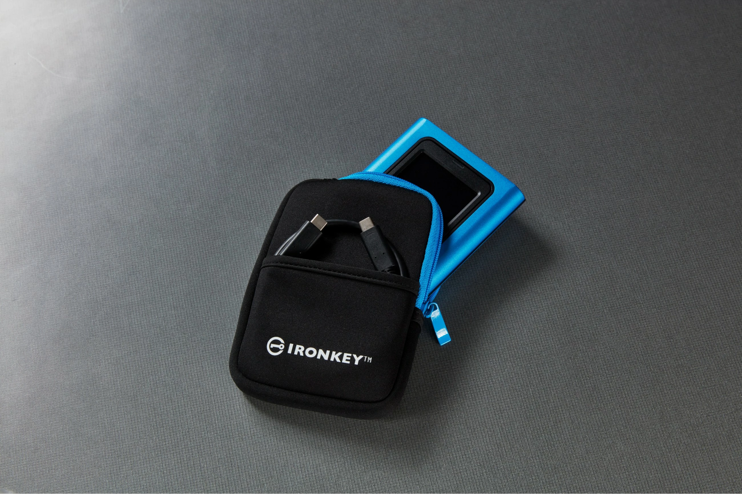 SSD i jashtëm Kingston IronKey Vault Privacy 80, 1.92 TB, USB Type-C, Blu