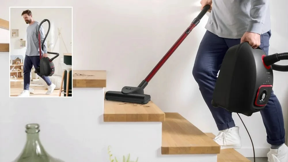 Fshesë me korent BOSCH Serie 4 BGB41POW1, 850 W, me qese, e zezë