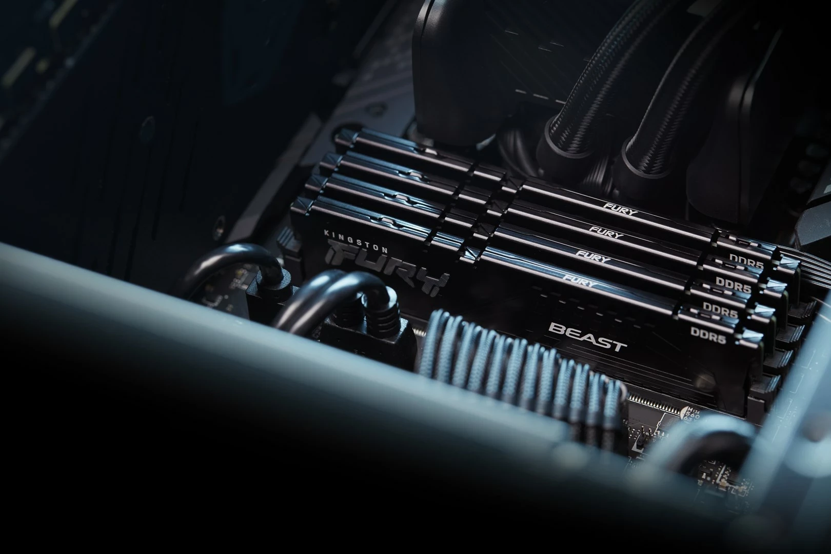RAM Memorje Kingston FURY Beast, 128GB (2x64GB), DDR5, 5600MT/s, CL36, me heatsink, E zezë