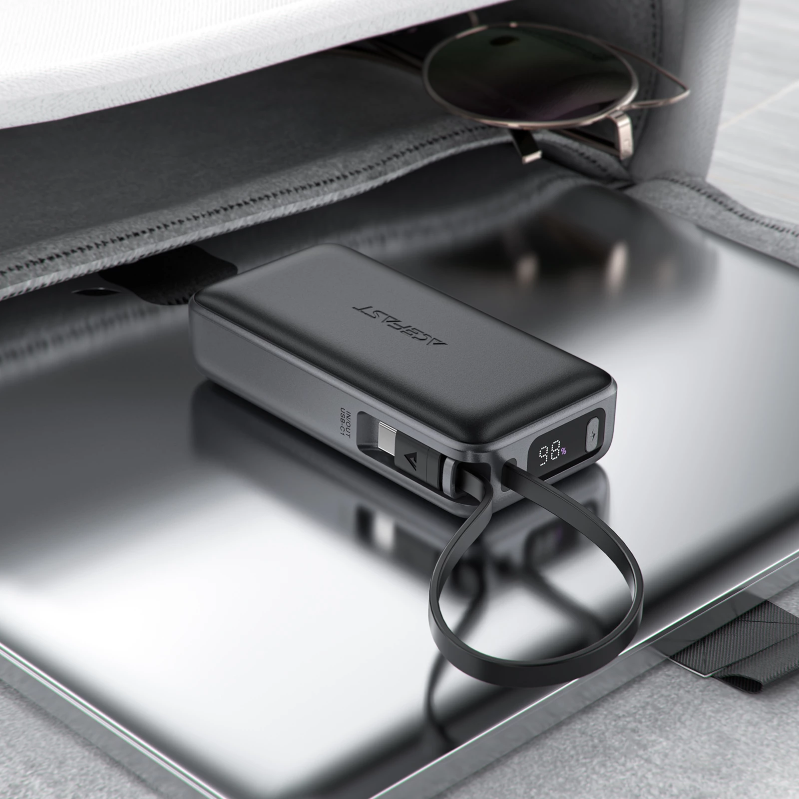 Powerbank Acefast M7-10000 PD30W me kabllo të integruar, e zezë