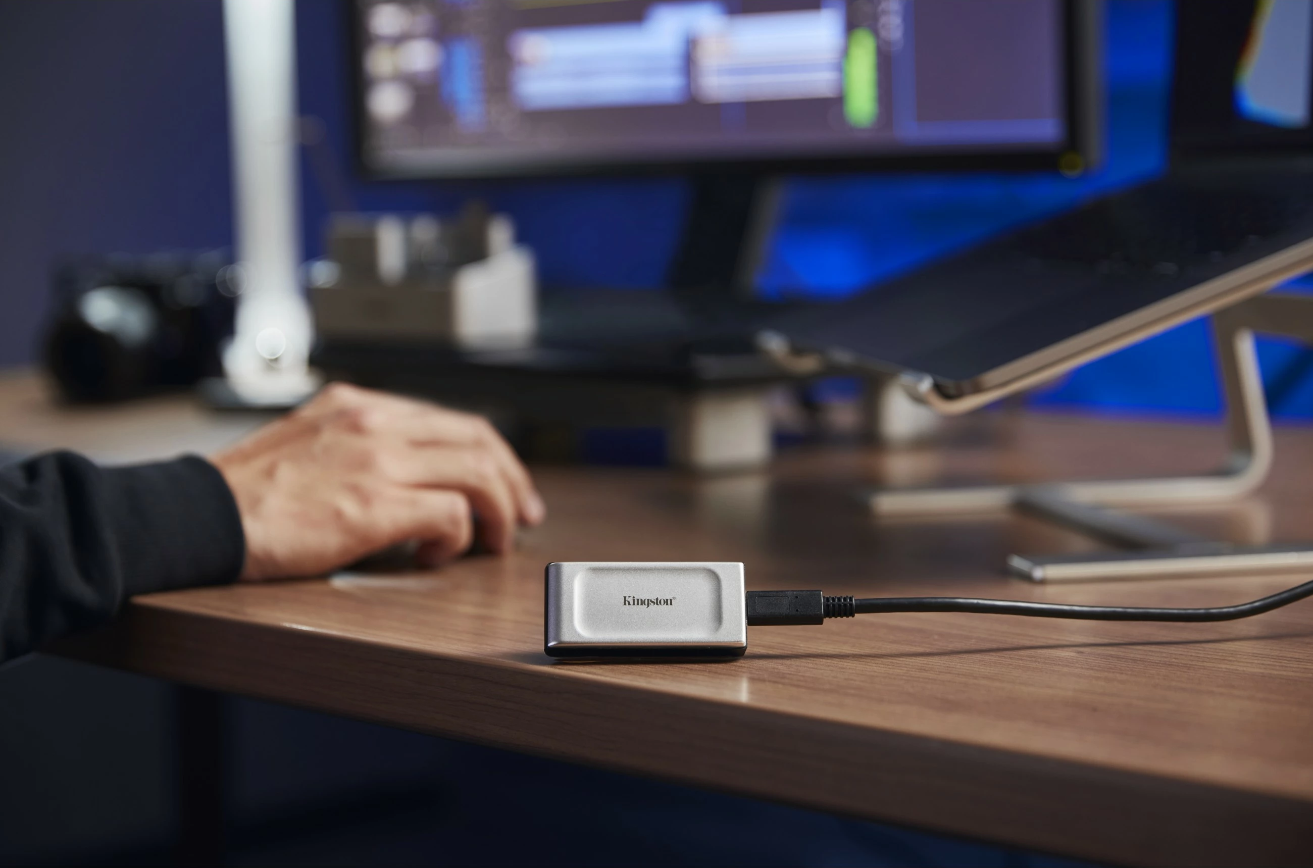 SSD portabël Kingston XS2000, 500 GB, USB Type-C, 3.2 Gen 2, 2000 MB/s, E zezë, Argjendtë