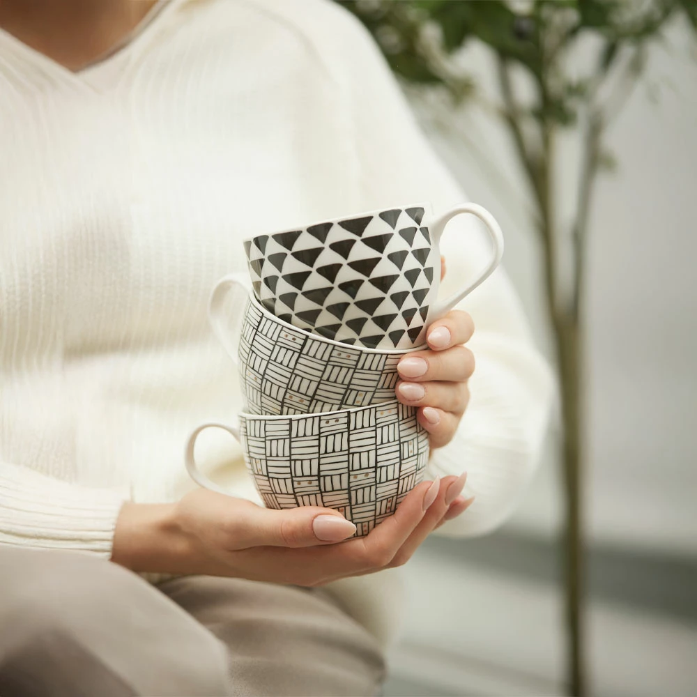 Filxhan Serax, porcelan New Bone China, bardhë, zi, ar, 11x11x8cm