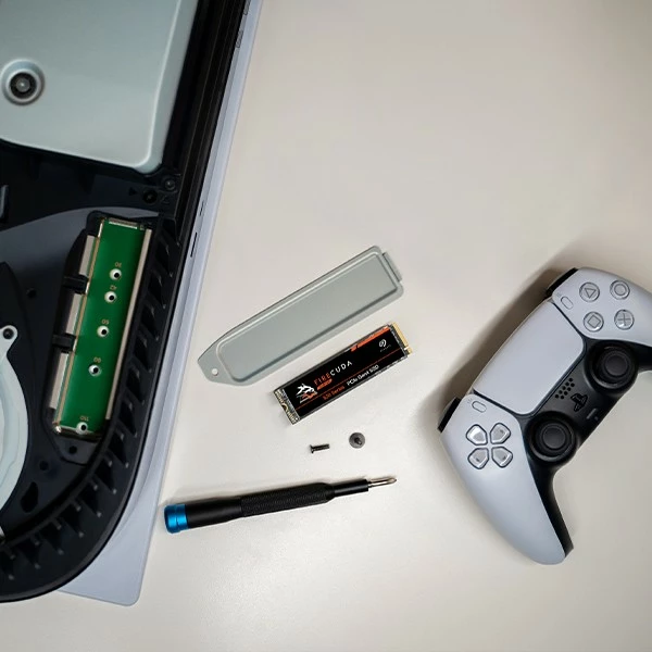 SSD Seagate FireCuda 530R 2TB, PCIe Gen4x4 NVMe M.2, me heatsink