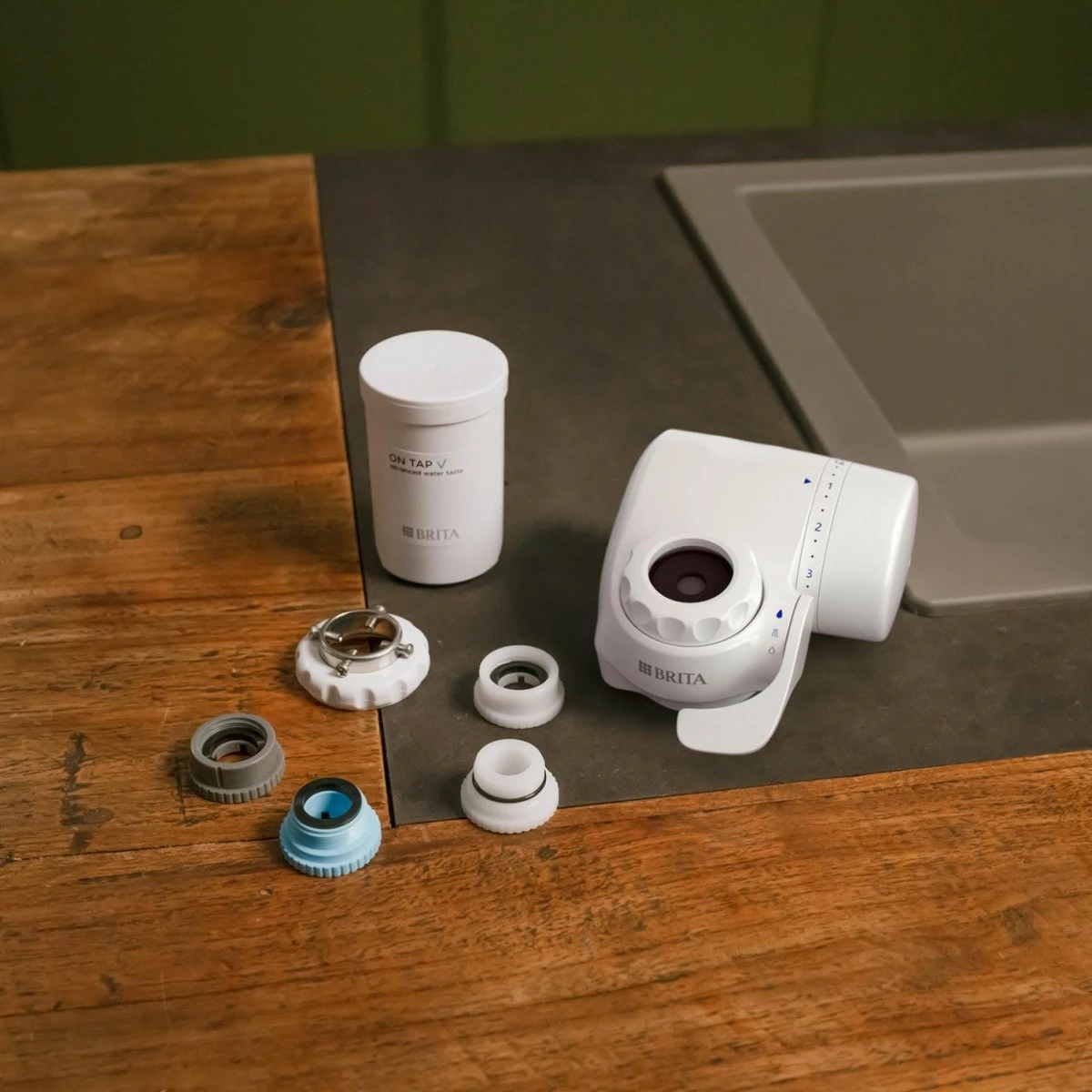 Filtër uji për rubinet Brita ON TAP V, i bardhë