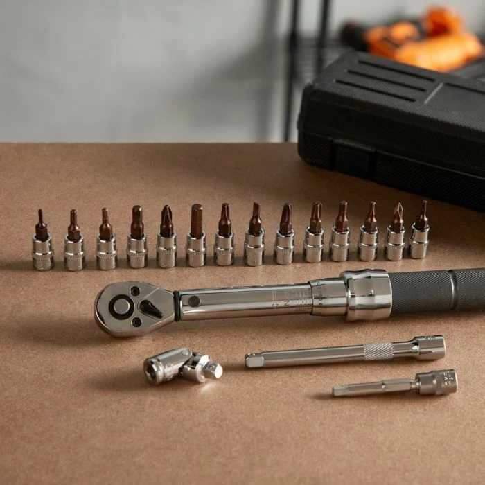 Set veglash për biçikletë VonHaus 3500240, çelës dinamometrik 1/4\" 2–20 Nm, 19 copë, portokalli/gri