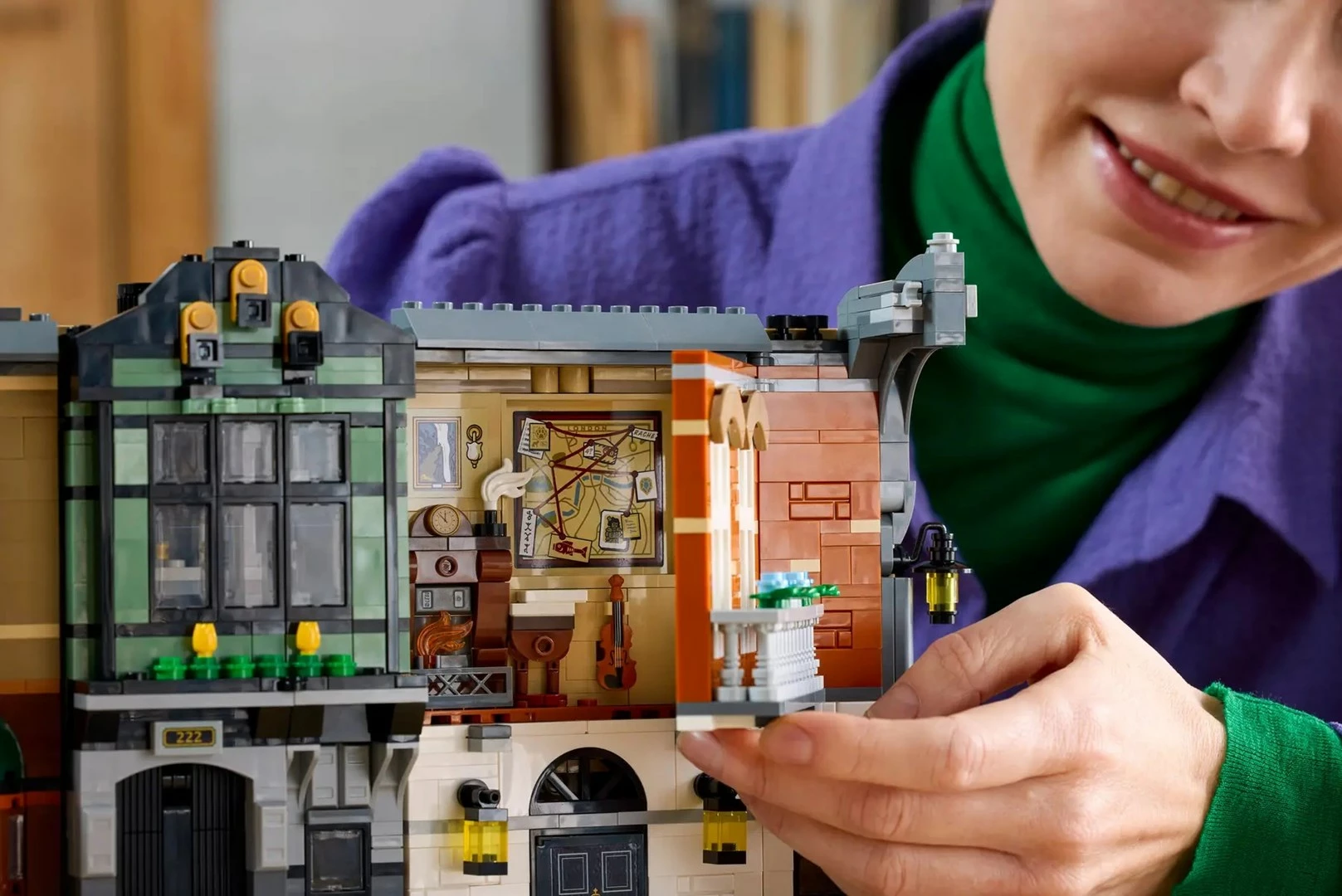 Set LEGO Sherlock Holmes Book nook, ICONS 10351, 5 minifigura