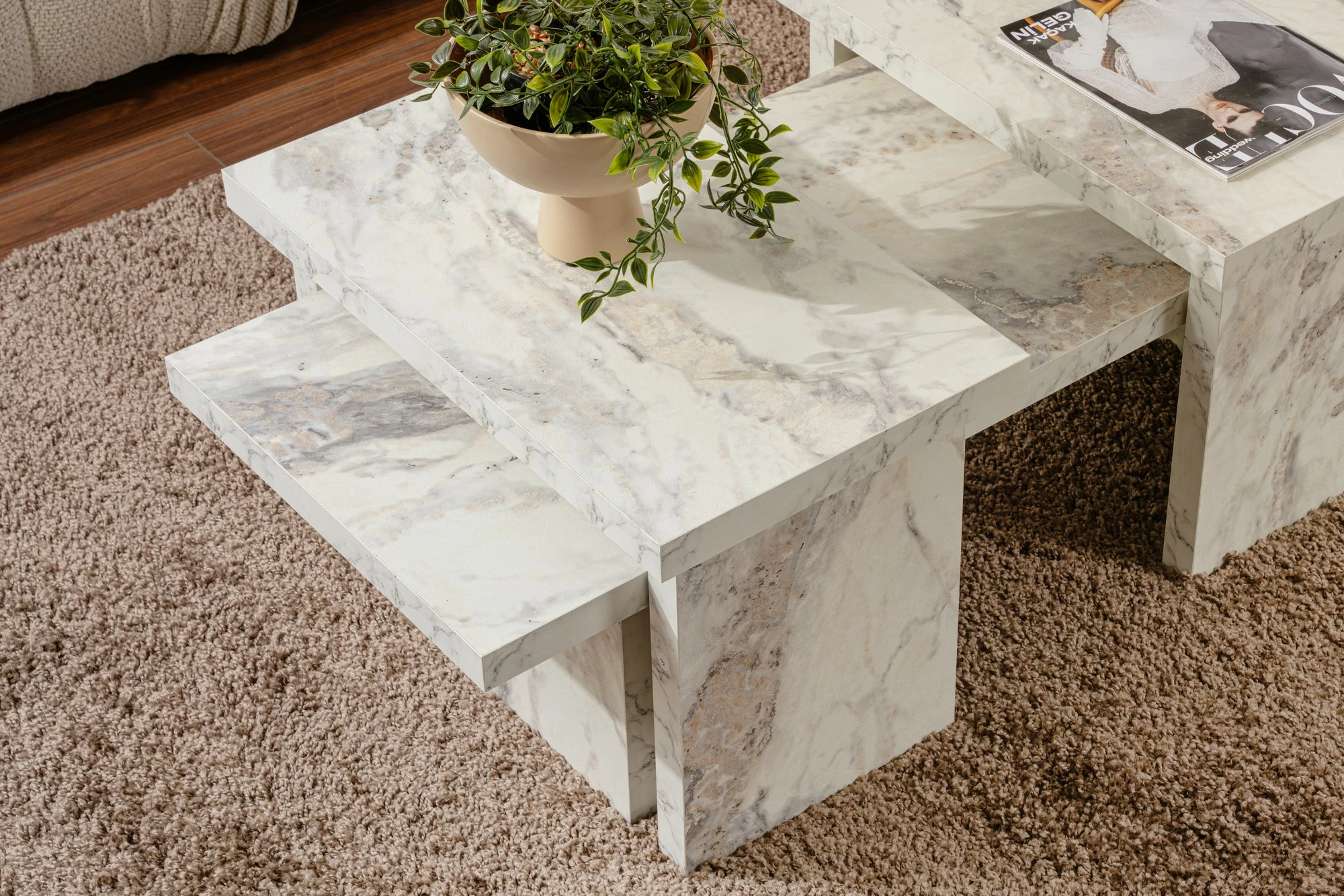 Set tavolinash kafeje Nordure, ngjyrë Freesia Marble
