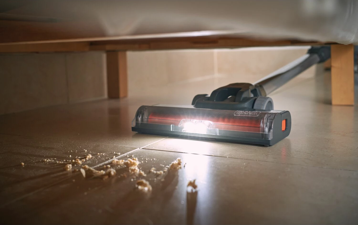 Fshesë me korrent 2-në-1 Black&Decker BHFEA520J, 18V, bateri e integruar 2Ah, 500ml, e zezë