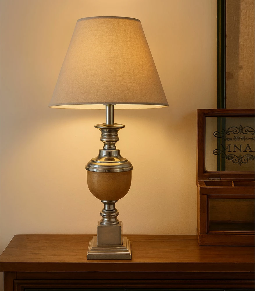 Llambë tavoline Amable, alumin argjendi, dru natyral, bezhë, 15x15x62cm