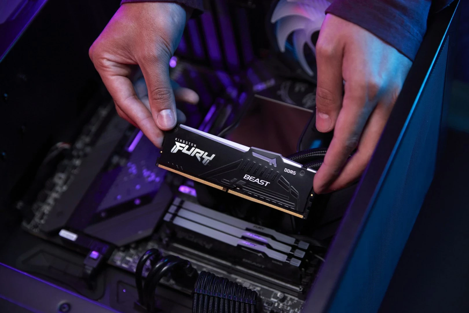 RAM Memorje Kingston FURY Beast 64GB 6000MT/s DDR5 RGB