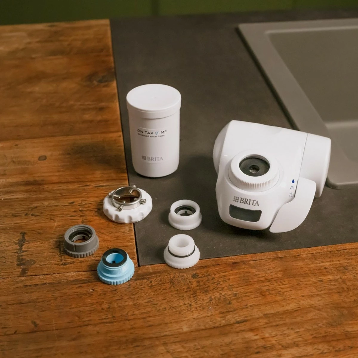 Filtër uji për rubinet Brita ON TAP Pro V-MF, i bardhë