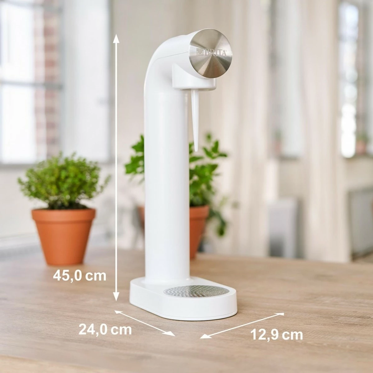 Saturator uji Brita sodaONE, plastikë, 1L, i bardhë, me cilindër CO2 dhe shishe PET