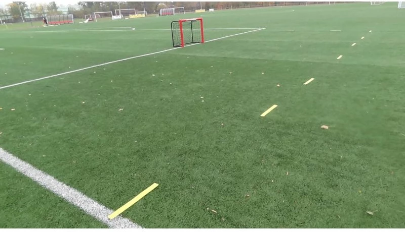 Shenjues për stërvitje Yakimasport, të kuqe