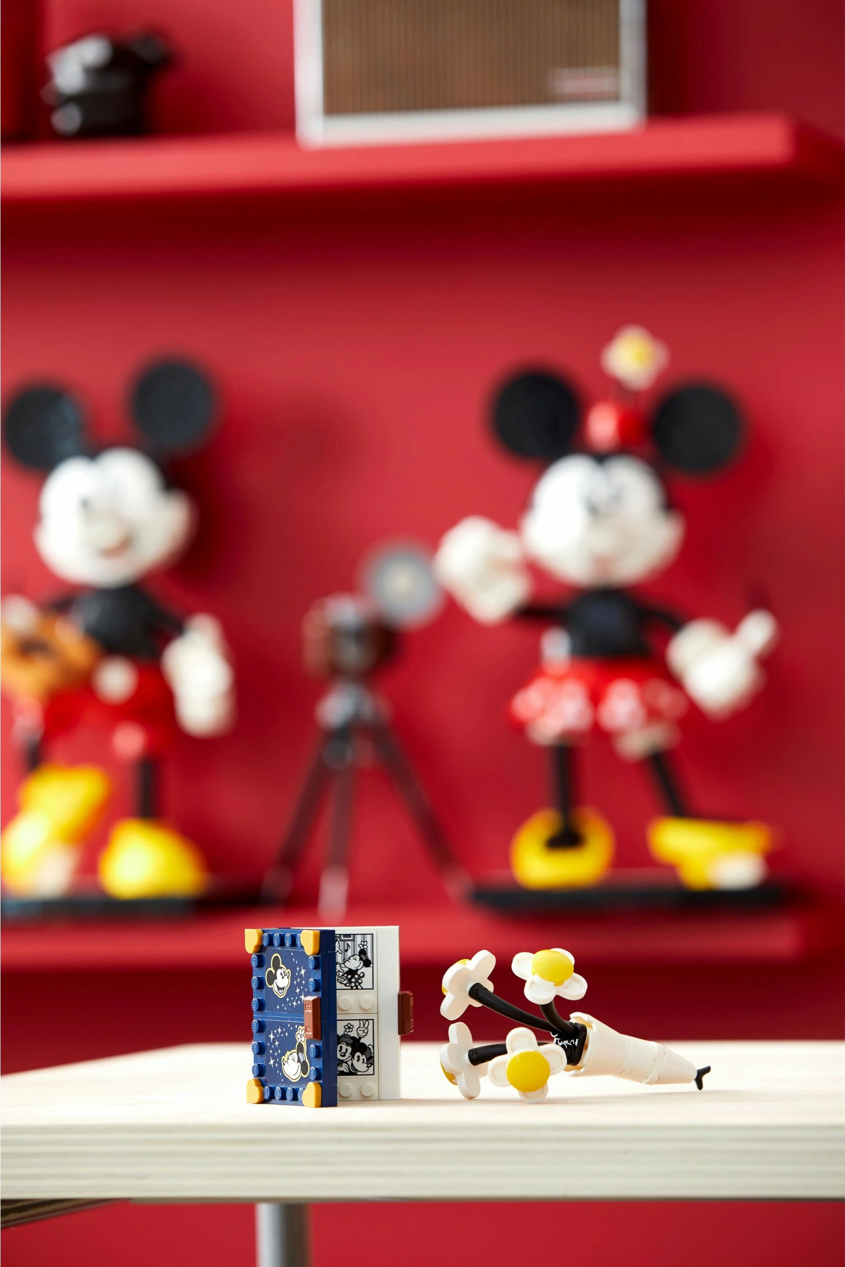 Set ndërtimi LEGO Classic Mickey Mouse & Minnie Mouse, 1739 pjesë, plastikë