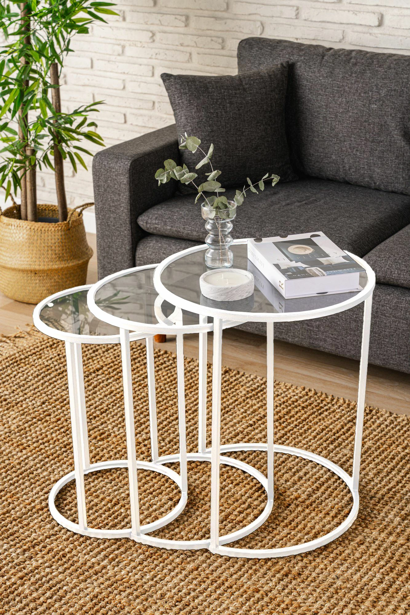 Set tavolinash të vendosshme (3 copë), Hanah Home Alya, e bardhë, transparente