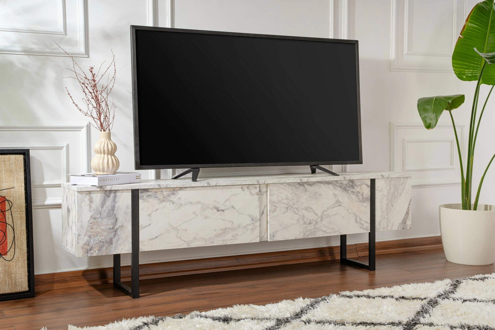 Komodë televizori Nordure, ngjyrë Freesia Marble, e zezë