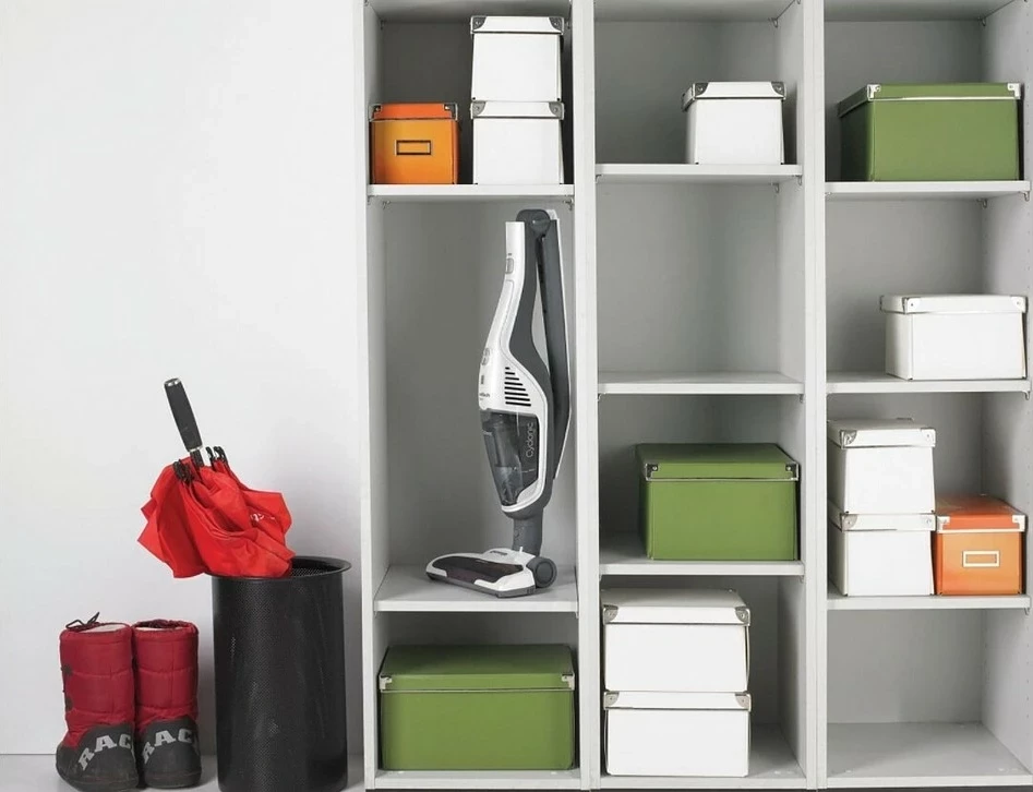 Fshesë me korrent Gorenje SVC180FW, vertikale, pa qese, pa kabllo, e bardhë