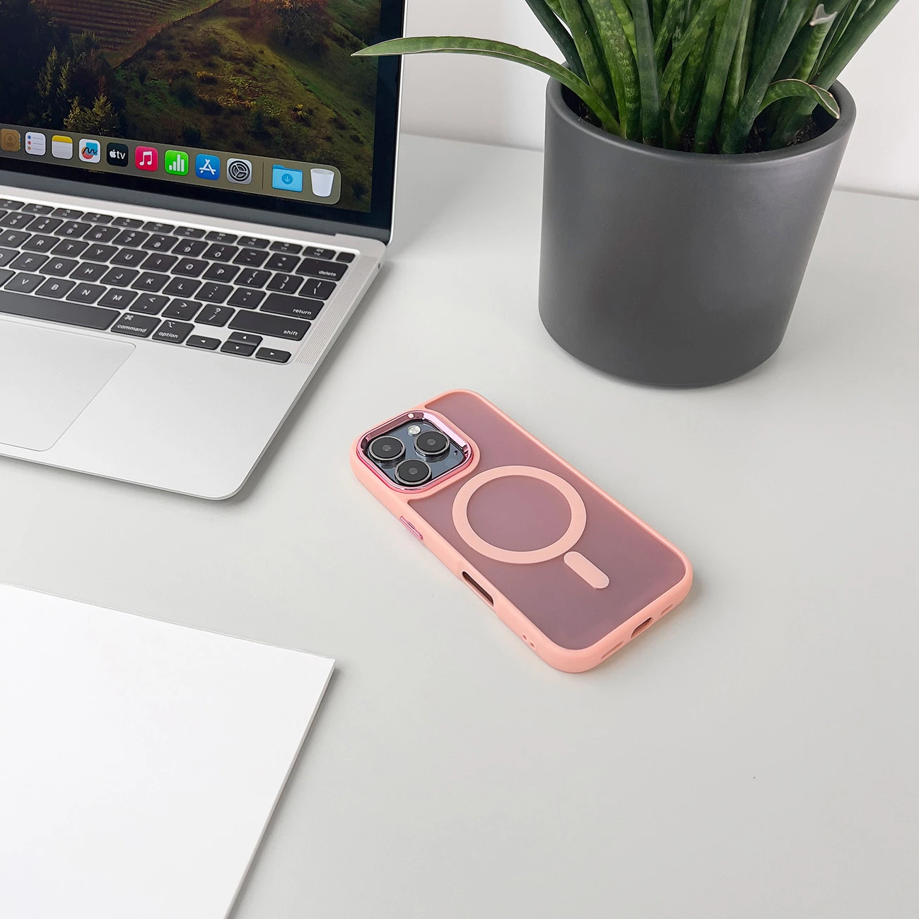 Mbështjellës Hurtel Fashion Case MagSafe për iPhone 16 Plus, rozë