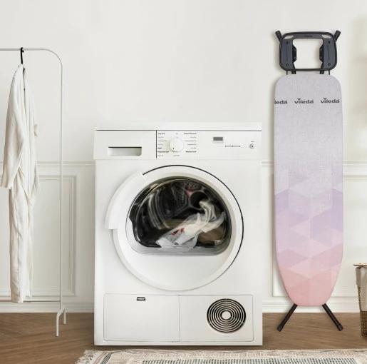 Dërrasë hekurosjeje Vileda Diamond S, 114x33 cm, me mbajtëse hekuri, e zezë/rozë/vjollcë/bardhë