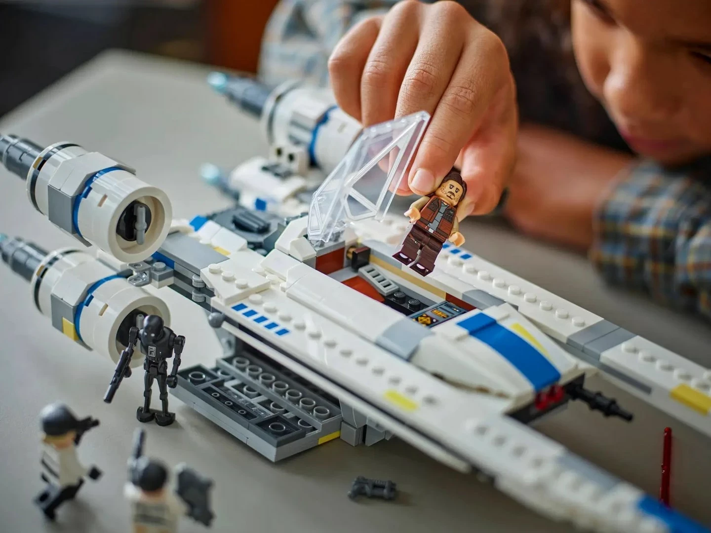 Set LEGO Star Wars Rebel U-Wing Starfighter 75399 me 4 minifigura
