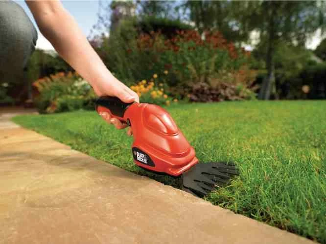 Gërshërë bari me bateri Black&Decker GSL200 3.6V 1.1Ah