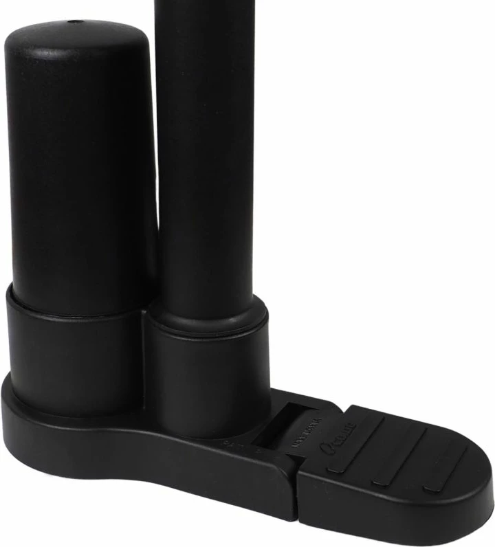 Pompë topash Mikasa, e zezë