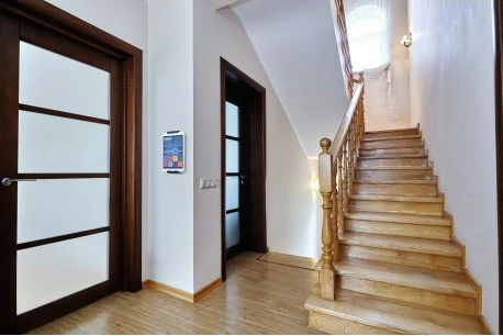 Mbajtës muri për tablet Durable 893323, rrotullim 360°, 7-13 inç, argjend