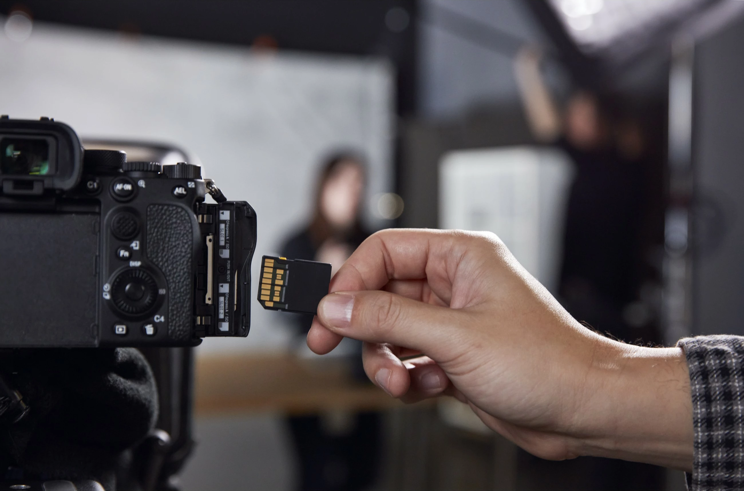 Kartelë SDXC Kingston 512GB Canvas React Plus, UHS-II, 280 MB/s, e zezë