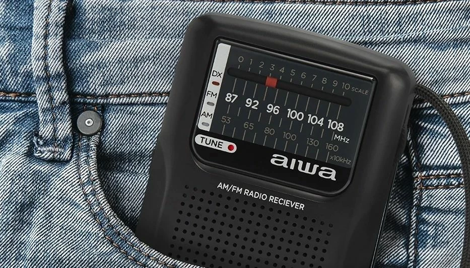 Radio portative AM/FM Aiwa RS-33, tunim analog ETS, altoparlant i integrum, dalje 3.5mm, me 2x AA, e zezë, set me kufje dhe këllëf