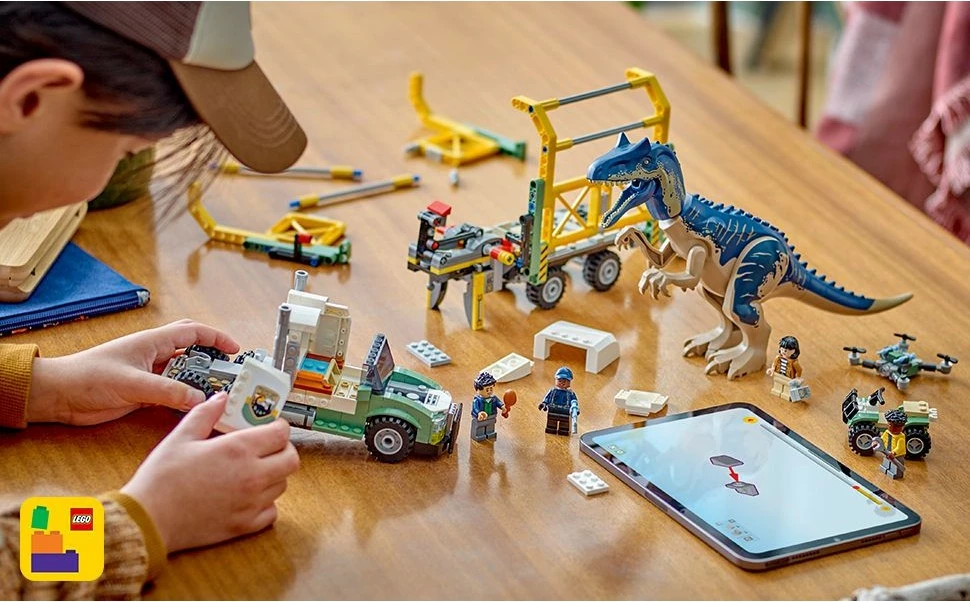 Set ndërtimi LEGO Jurassic World 76966, Allosaurus Transporter, 588 pjesë, multikolor